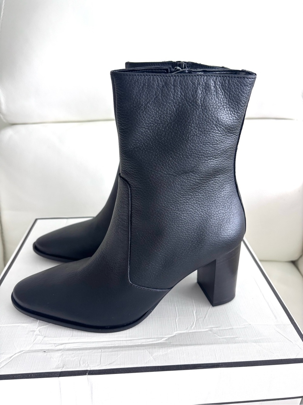 NIB Coach and Four Silla Black Leather Ankle Boots Block Heel Size 8M